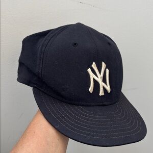 Vintage New Era Yankees baseball cap, navy, 100% wool, made in USA, size 7 3/8